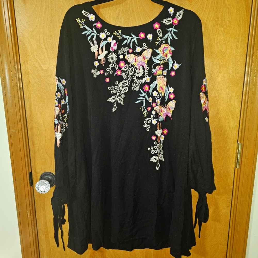 Floral Embroidered Black Tunic